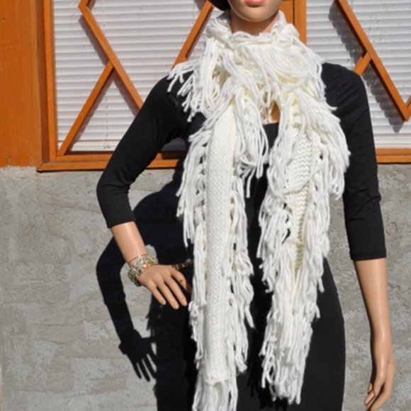 Scarf 3X$12 Warm to protect you this cold season and to be Elegant fashionable - Picture 4 of 4